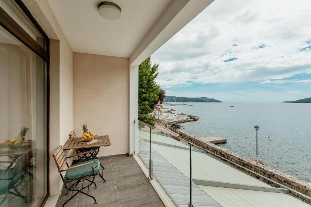 Apartments Joy Herceg Novi Exterior photo
